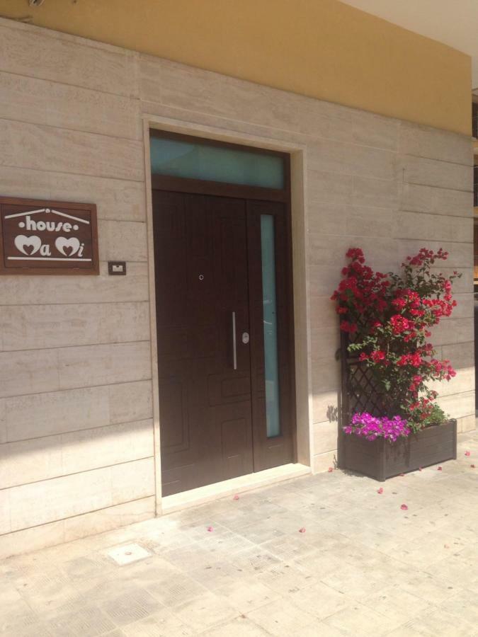 House Mami Villa โปลีญาโนอามาเร ภายนอก รูปภาพ